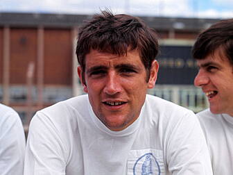 Leeds to name stand after club...